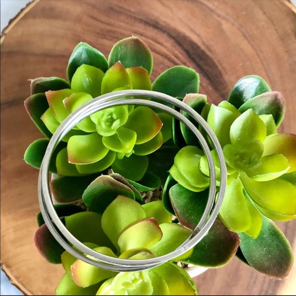 Vintage Set 2 Mother of Pearl Bangles stackable - Picture 2 of 5